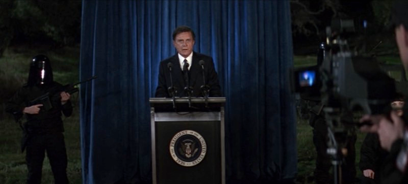 Illustration for article titled 11 Most Blatantly Evil Presidents in Scifi Movies, TV, and Comics